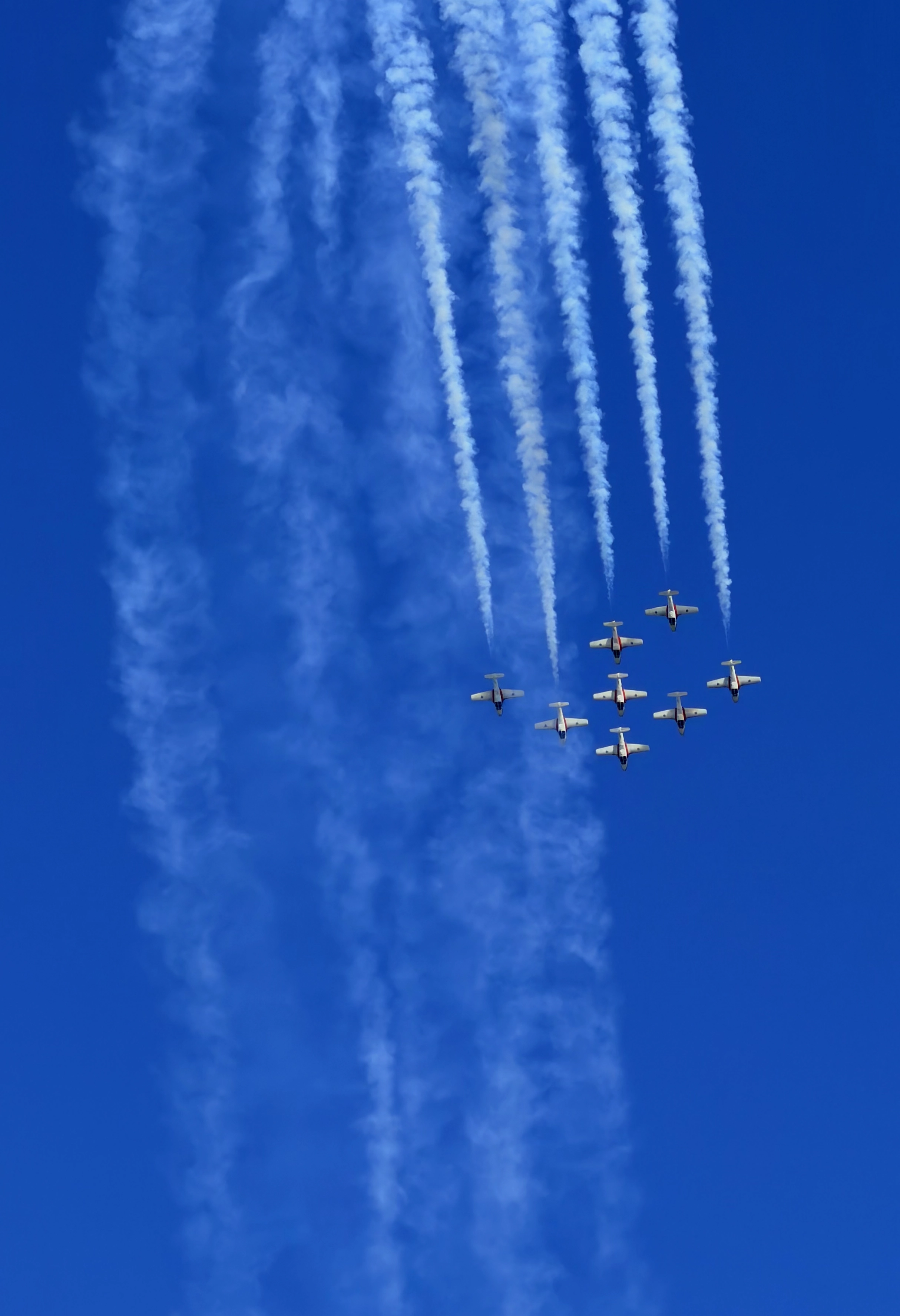 Jets performing a trick at an airshow